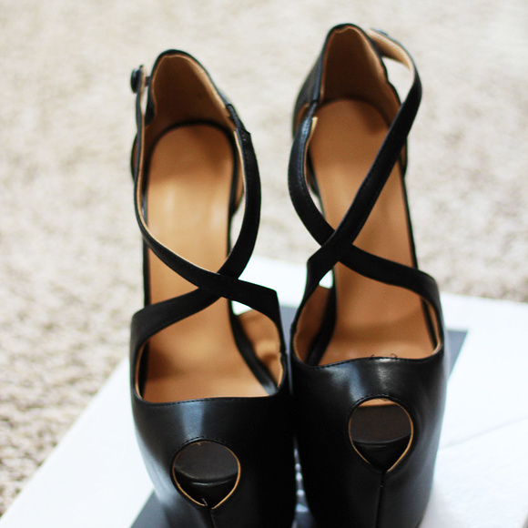 Sexy Platform Cross Strap Peeptoe - Picture 2 of 10